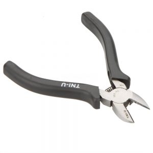 wire-cutting-pliers
