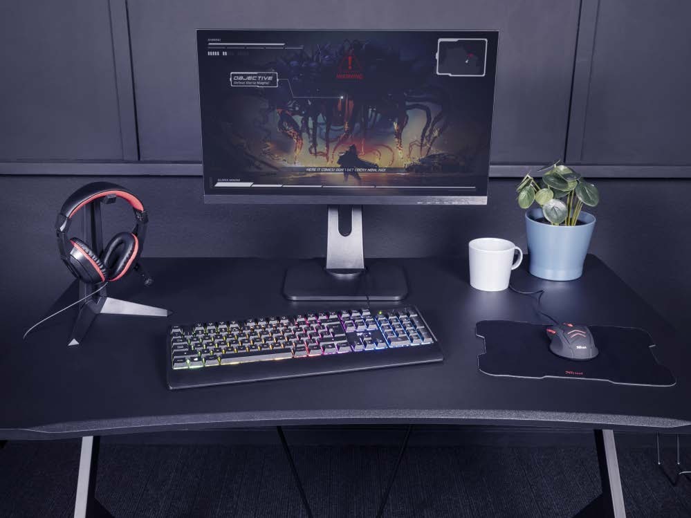 Pack Gaming Trust ZIVA 4 en 1 : Clavier, Souris et Casque - Haute qualité Ensembles gaming Disponible maintenant avec une expédition rapide dans le monde entier