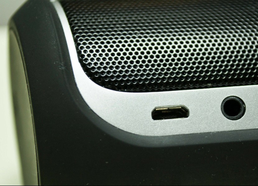JBL Flip 2 Ladebuchse Reparatur Micro-USB Port Service